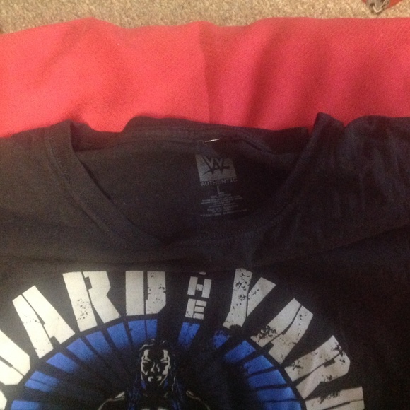 - Roman Reigns tshirt - Picture 2 of 2